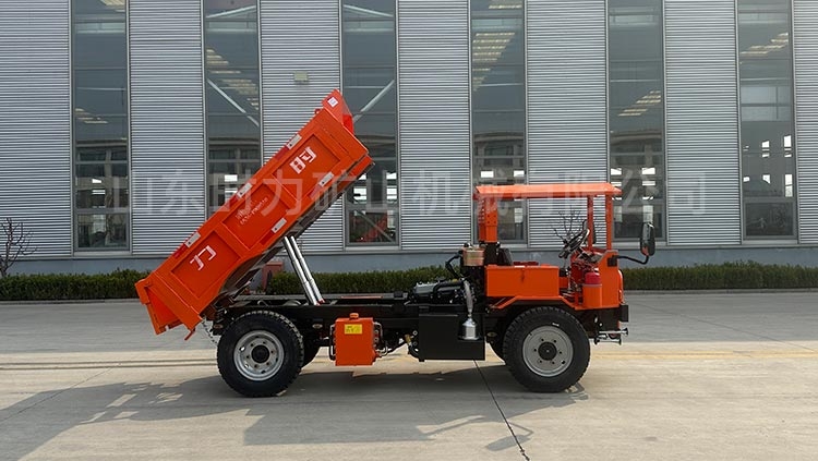 UQ-3地下自卸車圖片